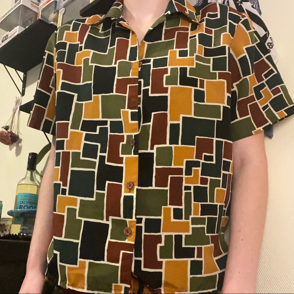 Trippy Button Down 🐸